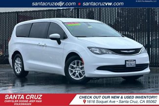 Used 2017 Chrysler Pacifica LX image 1