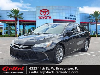 Used 2017 Toyota Camry SE image 1