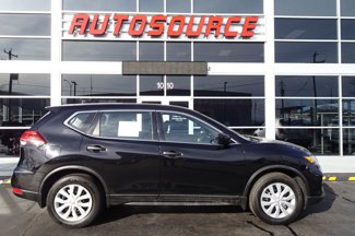 Used 2017 Nissan Rogue S image 1
