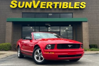 Used 2005 Ford Mustang Convertible image 1