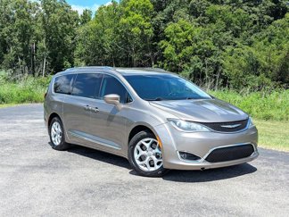 Used 2017 Chrysler Pacifica Touring-L Plus w/ Tire & Wheel Group image 1