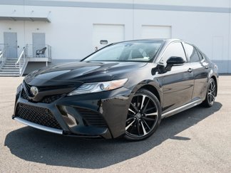 Used 2018 Toyota Camry XSE image 1