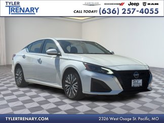 Used 2023 Nissan Altima 2.5 SV image 1