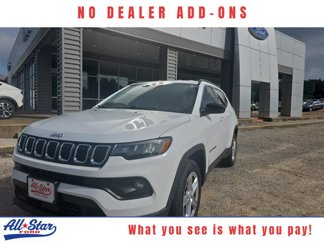 Used 2023 Jeep Compass Latitude image 1