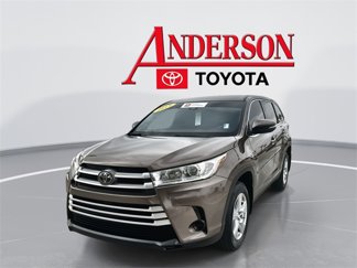 Certified 2019 Toyota Highlander LE image 1