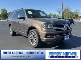 Used 2017 Lincoln Navigator Select image 1