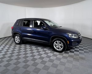 Used 2014 Volkswagen Tiguan S image 1