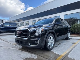 Used 2024 GMC Terrain SLE image 1