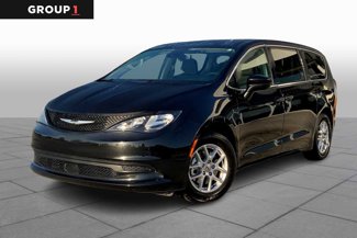 Used 2023 Chrysler Voyager LX image 1