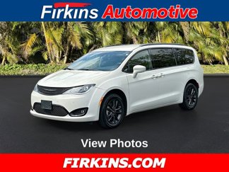 Used 2020 Chrysler Pacifica Touring-L w/ Advanced Safetytec Group image 1
