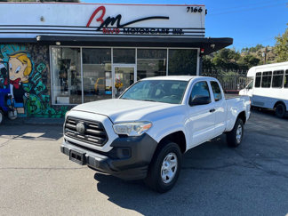 Used 2018 Toyota Tacoma SR image 1