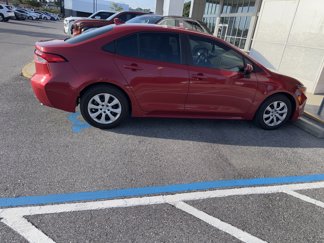 Used 2020 Toyota Corolla LE image 1