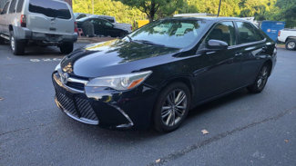 Used 2017 Toyota Camry SE image 1