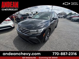 Used 2022 Volkswagen Tiguan SE w/ Panoramic Sunroof Package image 1