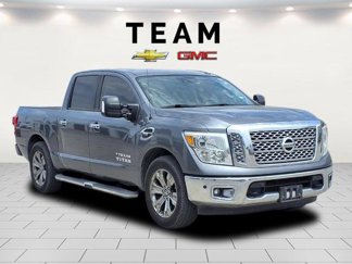 Used 2017 Nissan Titan SV image 1