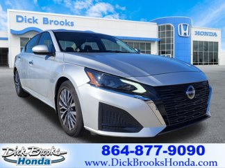 Used 2023 Nissan Altima 2.5 SV w/ SV Premium Package image 1