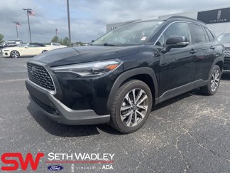 Used 2022 Toyota Corolla Cross XLE image 1