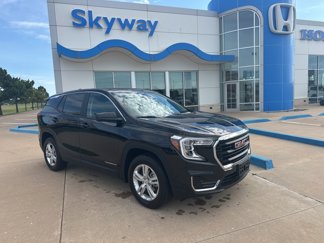 Used 2024 GMC Terrain SLE image 1