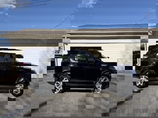 Used 2017 Land Rover Discovery SE image 1