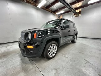 Used 2022 Jeep Renegade Latitude image 1