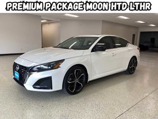 Used 2023 Nissan Altima 2.5 SR w/ SR Premium Package image 1