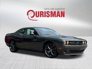 Used 2019 Dodge Challenger SXT w/ Plus Package image 1