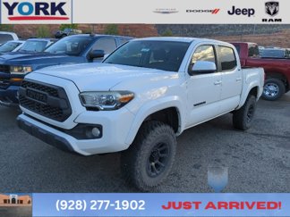 Used 2017 Toyota Tacoma SR5 image 1