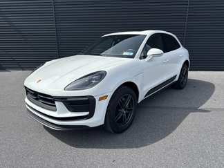 Certified 2023 Porsche Macan image 1