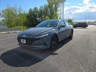 Used 2021 Hyundai Elantra SEL image 1