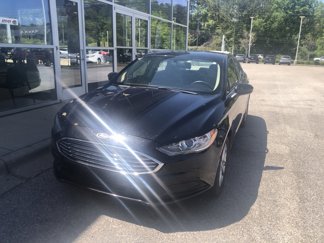 Used 2017 Ford Fusion SE image 1