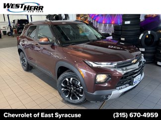 Used 2022 Chevrolet TrailBlazer LT image 1