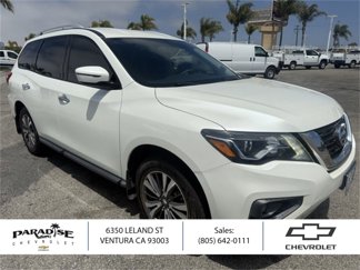 Used 2018 Nissan Pathfinder SV image 1