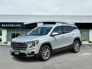 Certified 2022 GMC Terrain SLT w/ Infotainment Package II image 1