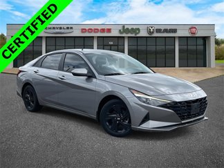 Used 2022 Hyundai Elantra Blue image 1