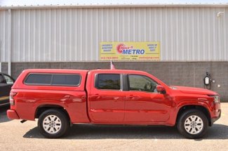 Used 2022 Nissan Frontier SV image 1