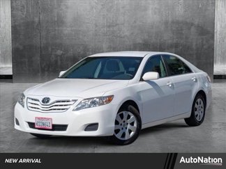 Used 2011 Toyota Camry LE image 1