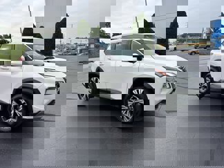 Used 2023 Nissan Rogue SV image 1