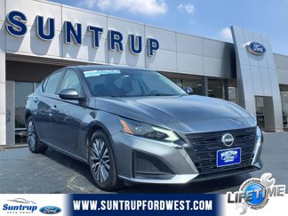 Used 2023 Nissan Altima 2.5 SV image 1