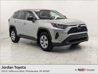 Used 2022 Toyota RAV4 LE image 1