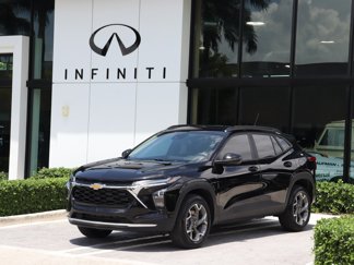 Used 2025 Chevrolet Trax LT image 1
