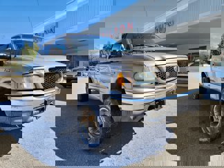 Used 2002 Ford F150 Lariat image 1