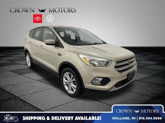 Used 2017 Ford Escape SE image 1