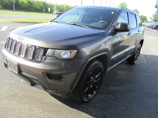 Used 2018 Jeep Grand Cherokee Altitude image 1