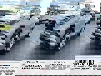 Used 2021 Toyota Highlander LE image 1