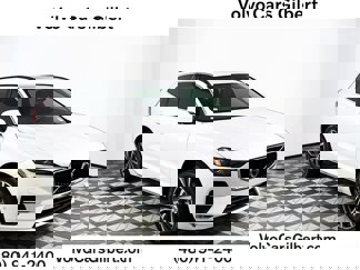 Certified 2022 Volvo XC60 B5 Momentum w/ Advanced Package image 1