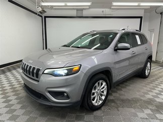 Used 2019 Jeep Cherokee Latitude w/ Popular Appearance Group image 1