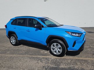 Used 2020 Toyota RAV4 LE image 1