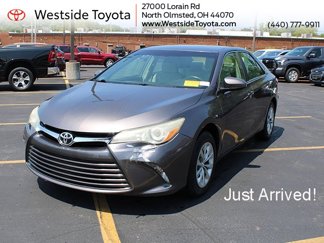 Used 2015 Toyota Camry LE image 1