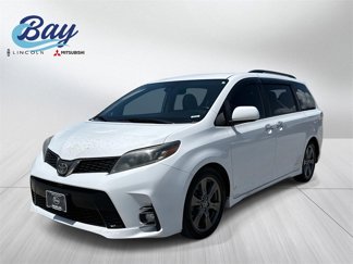 Used 2019 Toyota Sienna SE image 1