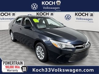 Used 2017 Toyota Camry SE image 1